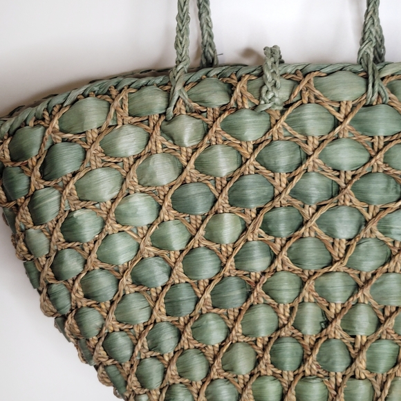Handwoven Large Straw Beach Summer Tote Bag - Picture 10 of 11